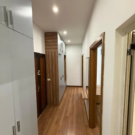 Sunny Apartment *